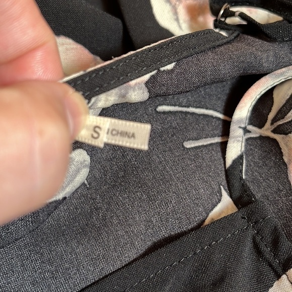 BLU Pepper Cold Shoulder Floral Mini Dress - Picture 11 of 14